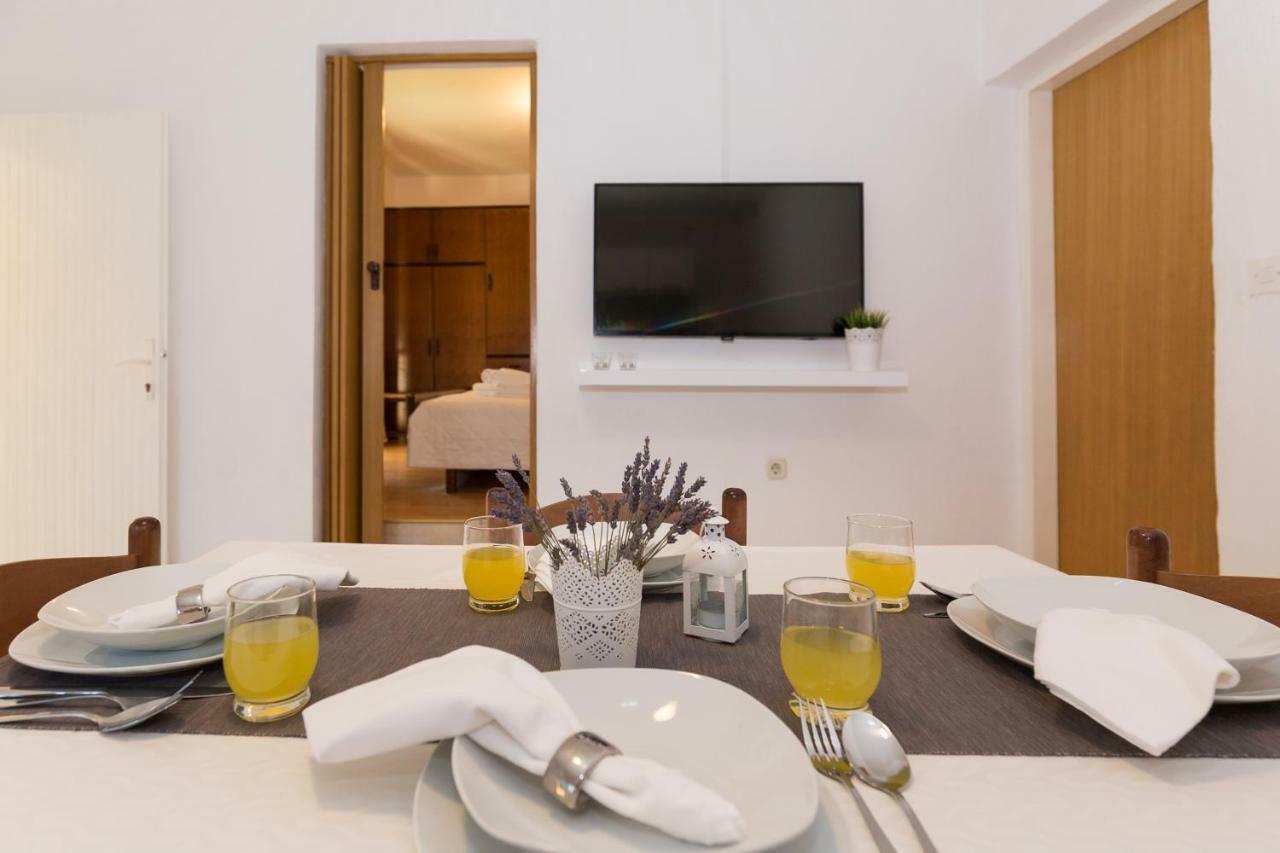 Cozy Apartment Josipa Привлака Экстерьер фото