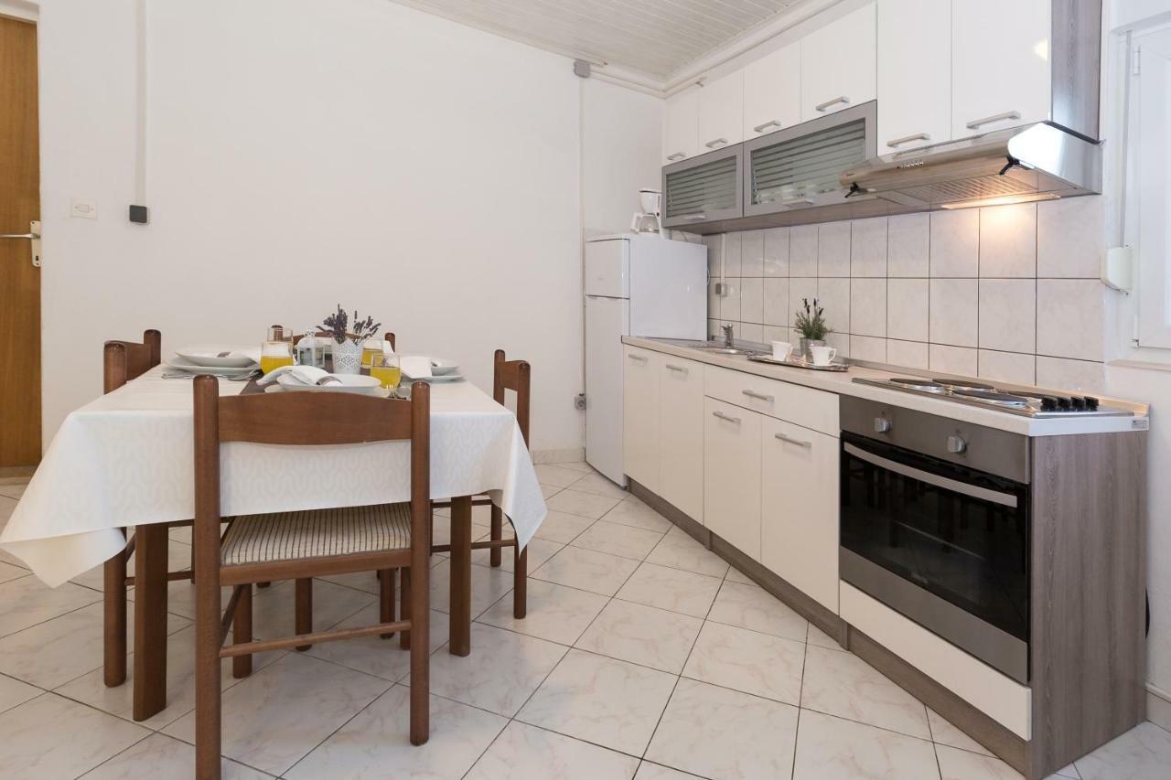Cozy Apartment Josipa Привлака Экстерьер фото