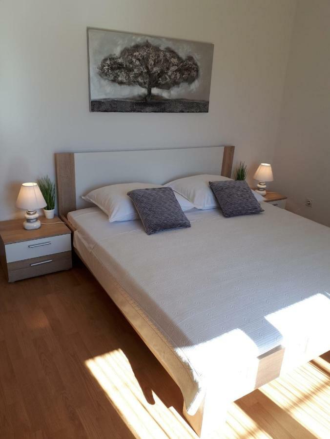 Cozy Apartment Josipa Привлака Экстерьер фото
